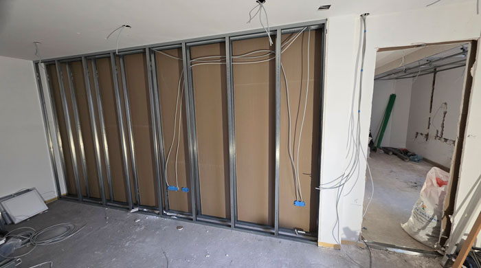 Rekonstrukcija stana na Dedinju - hodnik, instalacije i reorganizacija prostora